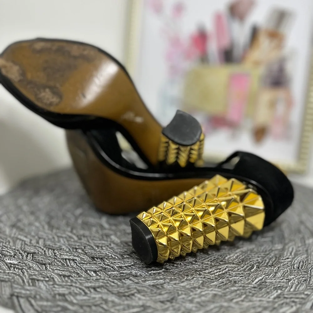 Fendi Black T-Strap Heels with Gold Studded Heel - Picture 11 of 12